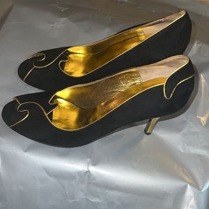 Donald J Pliner black and gold heels
